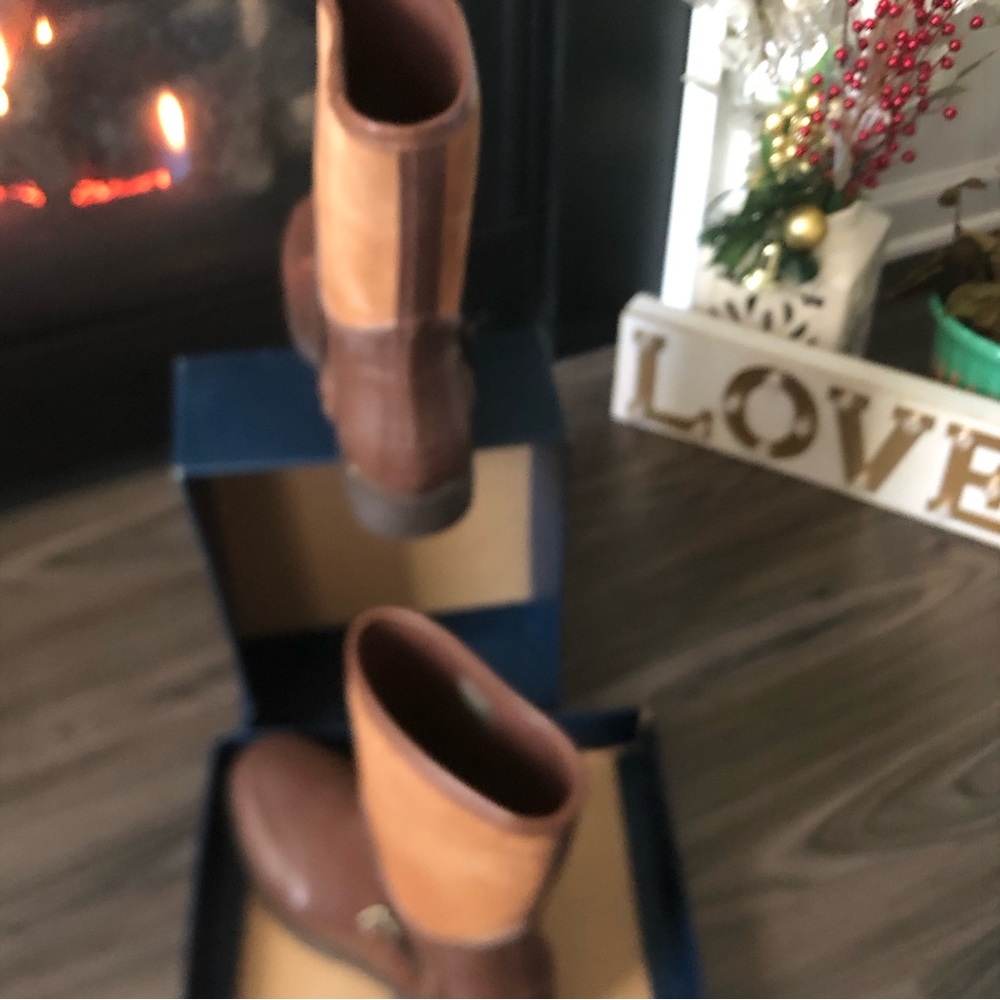 Slightly worn like new UGG rain boots